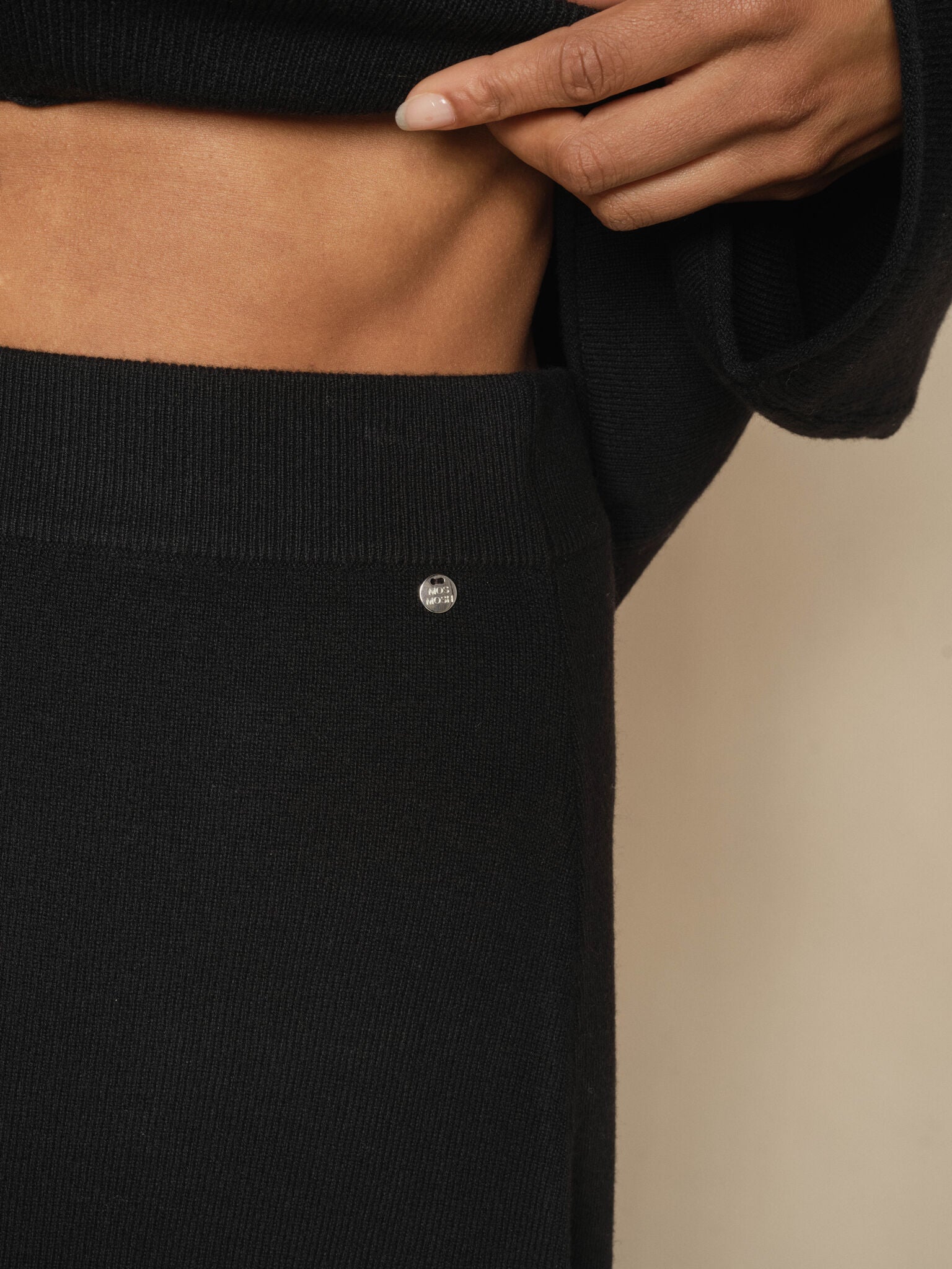 Modelshot / Black / Detail